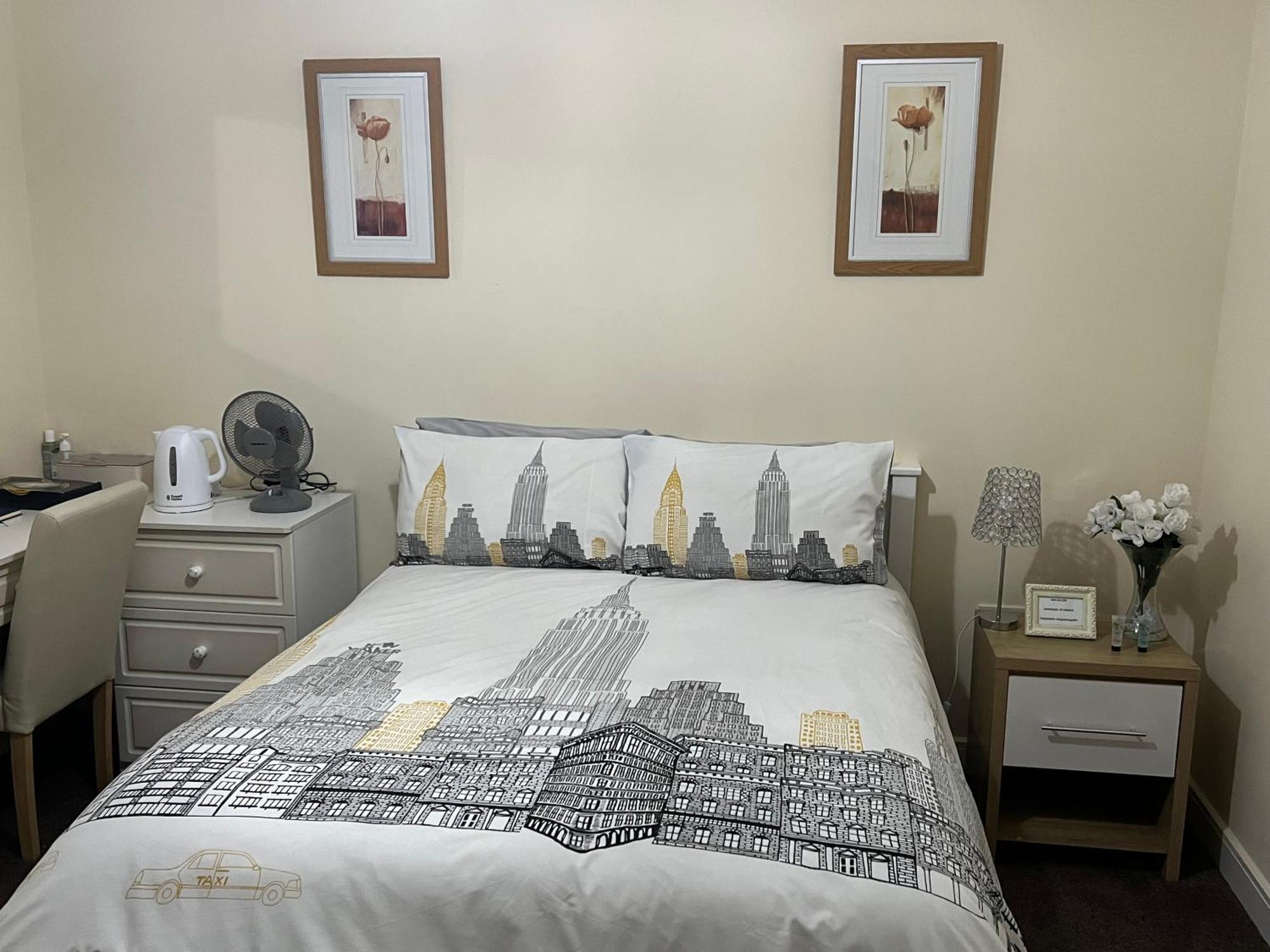 Hams Rest Place - Strictly Only One Guest Allowed In One Room A Second Accompanying Person Will Not Be Allowed Into The Property 伯明翰 外观 照片